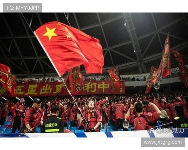 十年追随只为一场胜利的普通球迷热血青春故事与城市命运同频共振