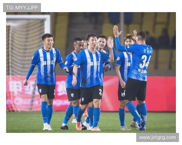 中甲赛季焦点战：各队争夺升级名额激烈对决，比赛精彩纷呈 - 副本 (3)